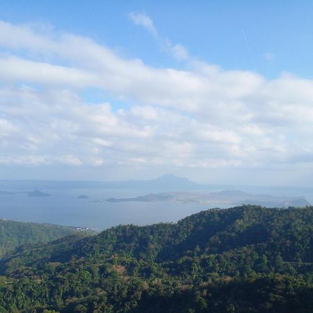 タガイタイCityland Tagaytay With Swimming Pool And Viewing Deckアパートメント エクステリア 写真