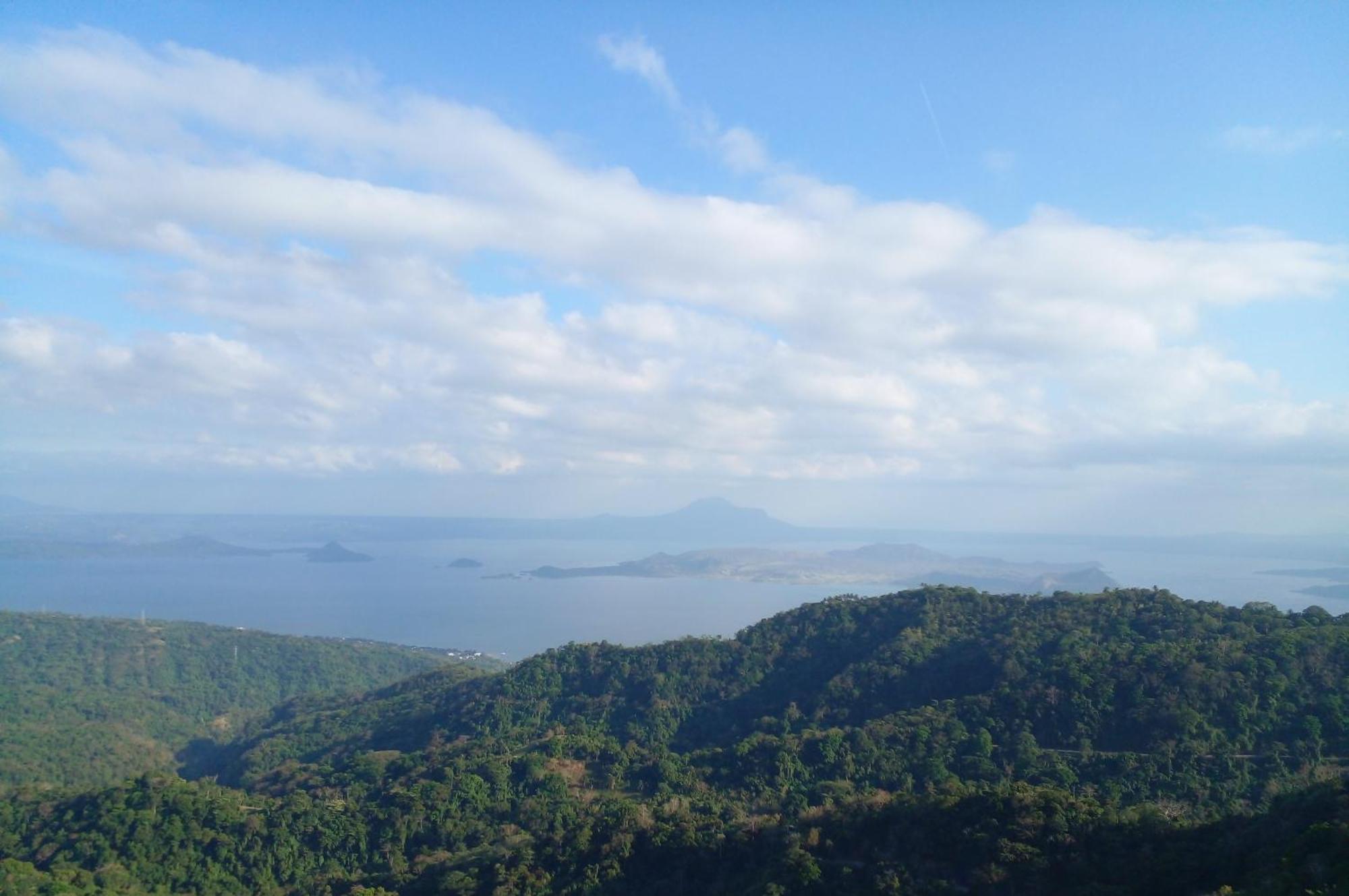 タガイタイCityland Tagaytay With Swimming Pool And Viewing Deckアパートメント エクステリア 写真